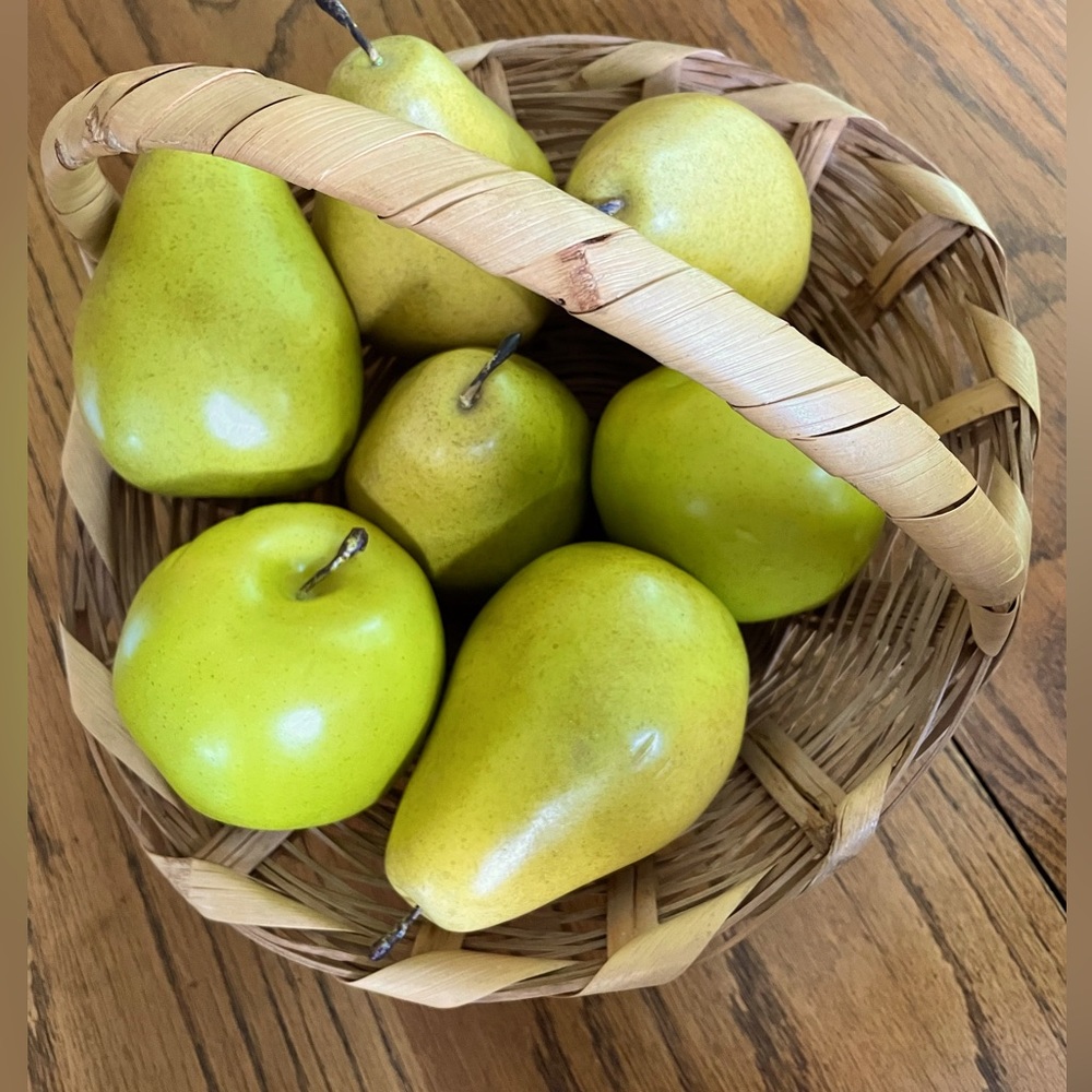 Vintage woven wicker basket and 7 faux fruit that each weigh about 3 ounces